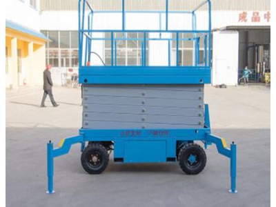 高空作業(yè)時移動剪叉式升降機能起到什么作用?