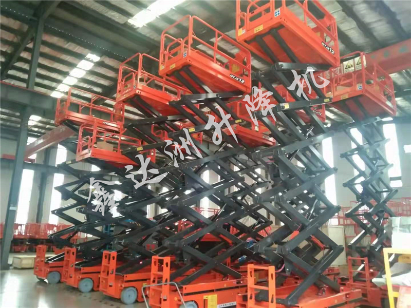 客戶定制移動剪叉式升降機10臺發(fā)貨河北